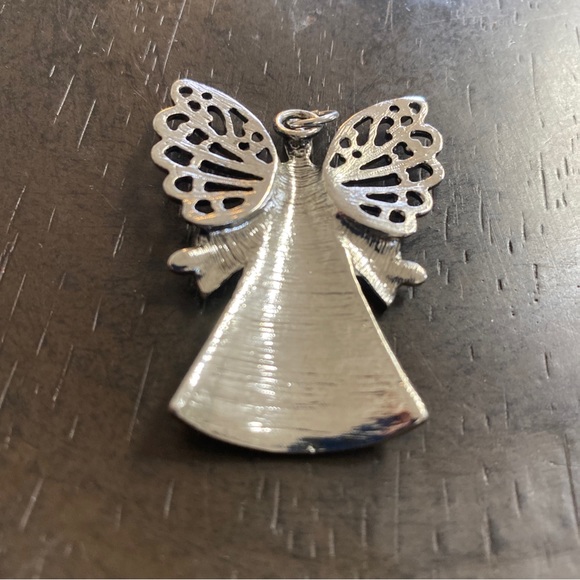 Angel Pendant - Picture 3 of 3